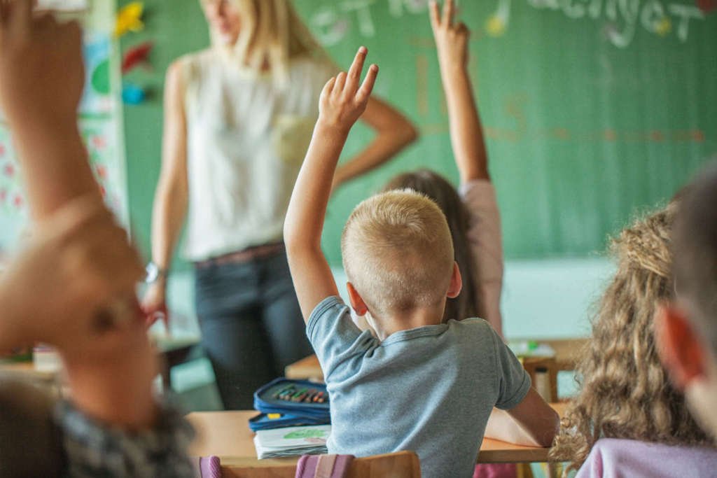 Come funziona il sistema scolastico inglese? Come iscrivere i propri figli a scuola e quali sono i documenti essenziali?